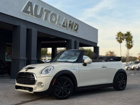 Used 2016 MINI Cooper S image 1