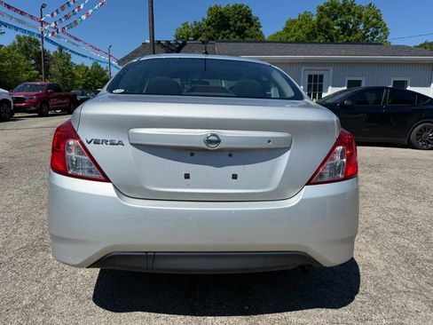 Used 2015 Nissan Versa S FWD image 4
