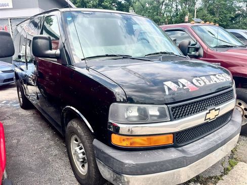 Used 2015 Chevrolet Express 2500 w/ Chrome Appearance Package RWD image 3