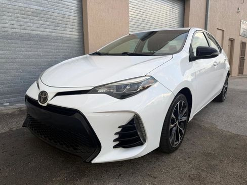 Used 2017 Toyota Corolla SE w/ SE Premium Package image 2