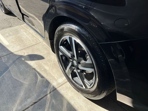 Used 2025 Nissan Sentra SV image 30