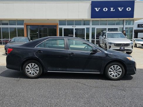 Used 2014 Toyota Camry LE FWD image 6