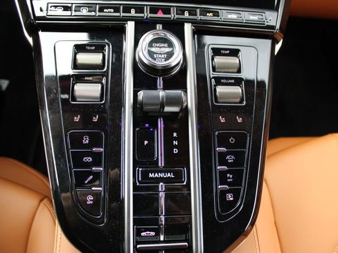 New 2026 Aston Martin V8 Vantage Convertible RWD image 16