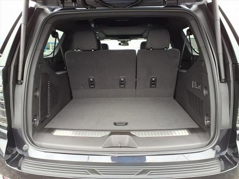 New 2026 Chevrolet Suburban Premier w/ Sun And Tow Package AWD/4WD image 15
