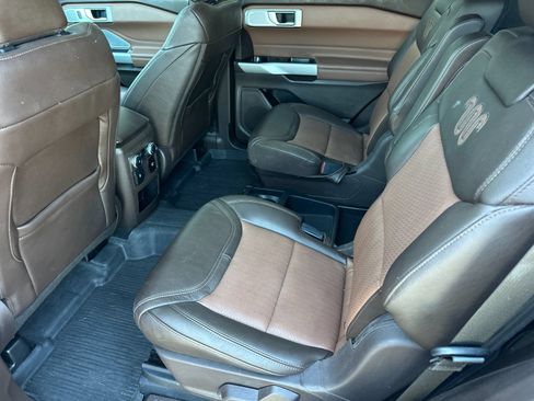 Used 2021 Ford Explorer King Ranch w/ Premium Technology Package AWD/4WD image 11