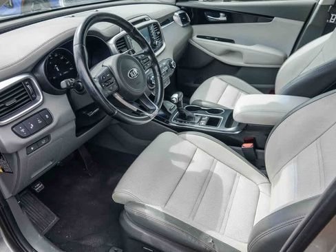 Used 2017 Kia Sorento SX image 16