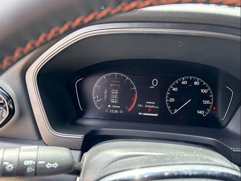 Used 2025 Honda Pilot TrailSport image 2