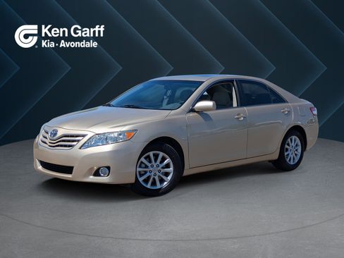 Used 2011 Toyota Camry XLE w/ SE/XLE Extra-Value Pkg image 1