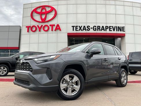 Used 2025 Toyota RAV4 XLE image 2