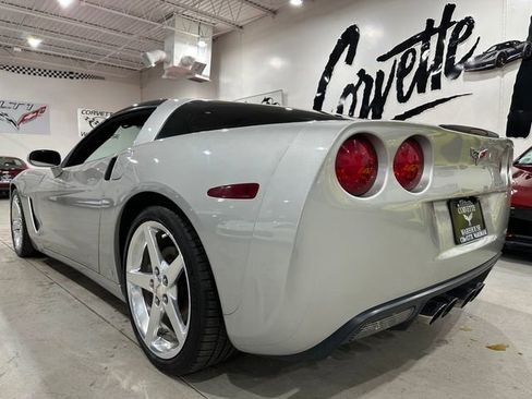 Used 2006 Chevrolet Corvette Coupe RWD image 3