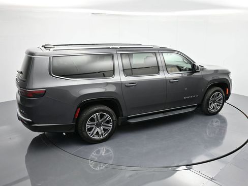 Used 2024 Jeep Wagoneer L Series II image 35