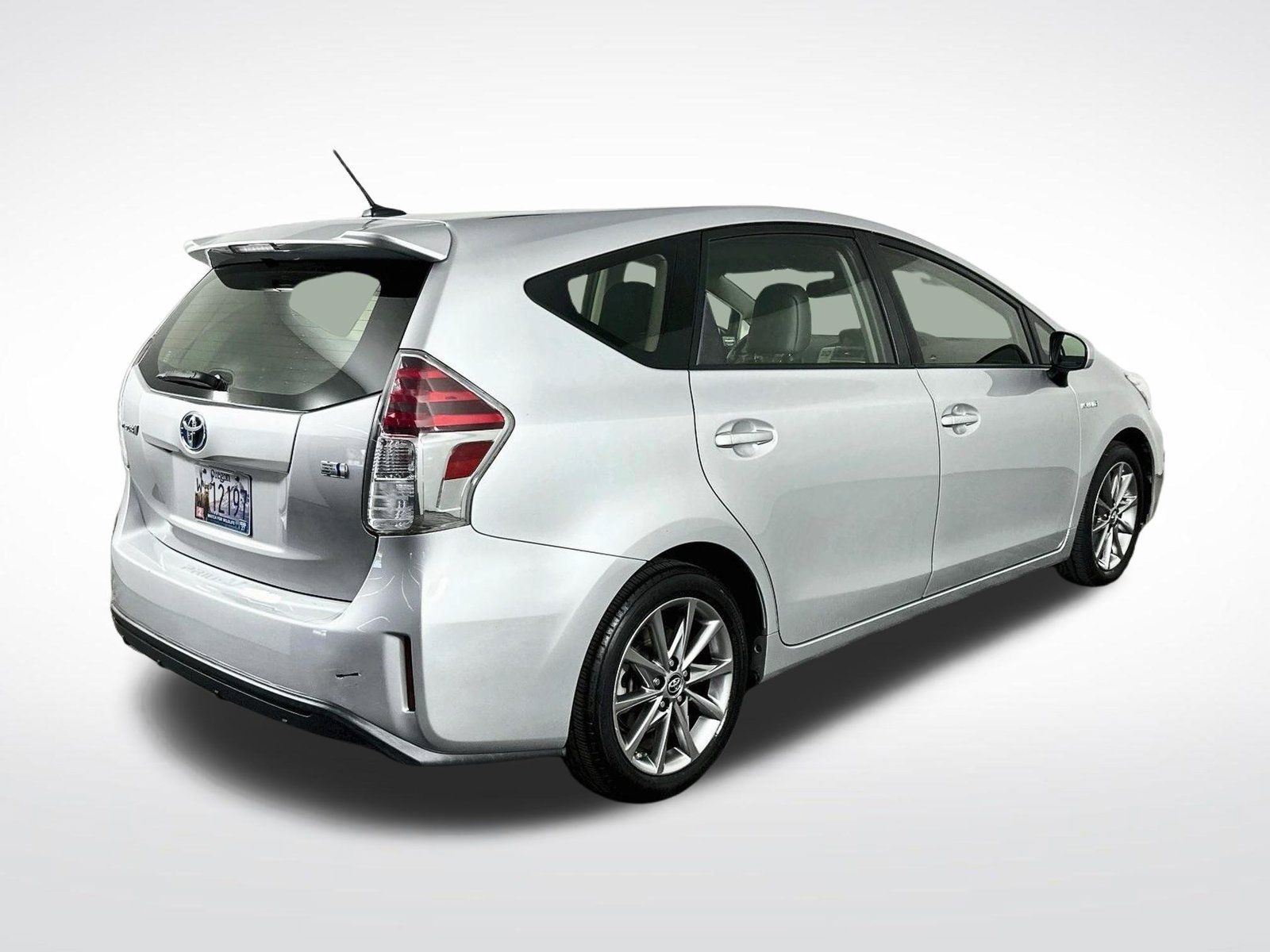 Used 2015 Toyota Prius V Five FWD image 8
