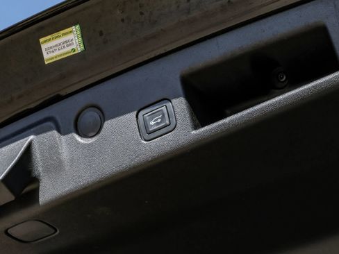 Used 2018 Chevrolet Equinox LT image 61