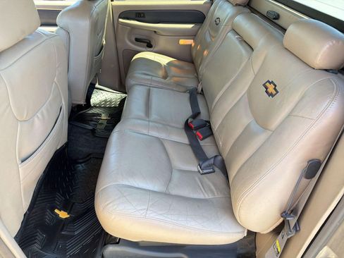 Used 2002 Chevrolet Avalanche 4x4 w/ Off-Road Suspension Pkg image 15
