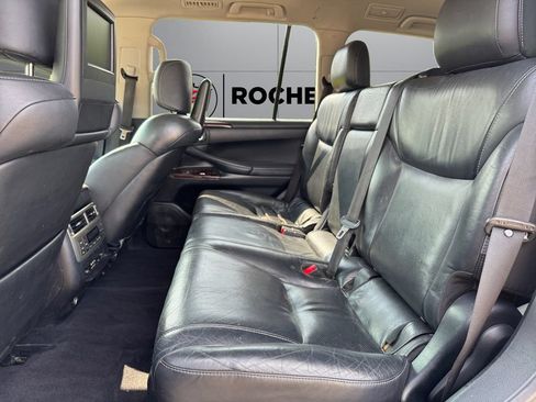 Used 2014 Lexus LX 570 4WD image 18