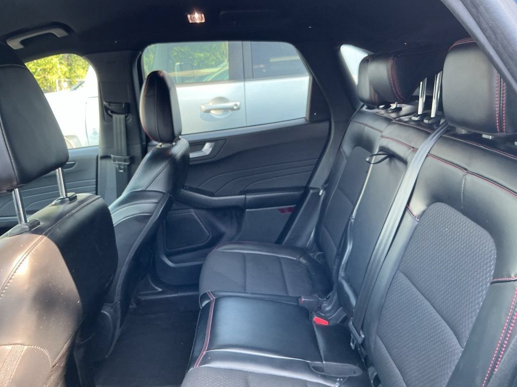 Used 2024 Ford Escape ST-Line w/ Tech Pack #1 FWD image 14