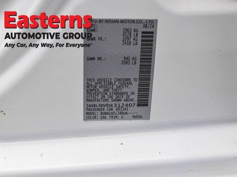 Used 2025 Nissan Altima 2.5 SV FWD image 35