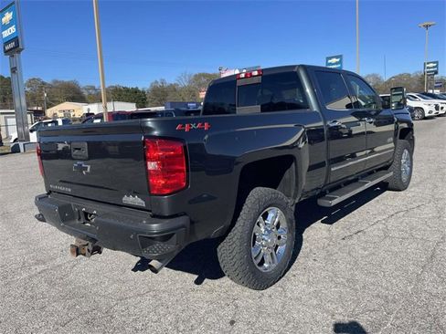 Used 2018 Chevrolet Silverado 2500 High Country image 3
