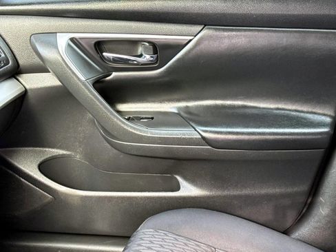 Used 2018 Nissan Altima 2.5 S w/ S Convenience Package image 7