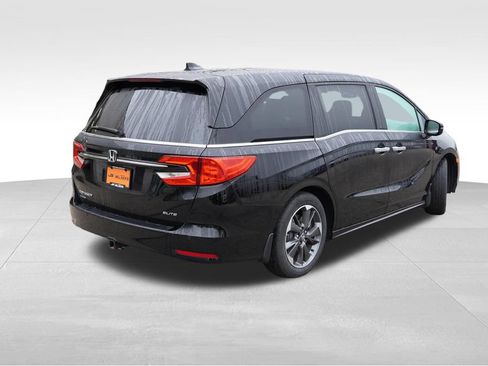 Used 2024 Honda Odyssey Elite image 5