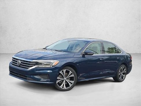Used 2022 Volkswagen Passat 2.0T SE FWD image 1