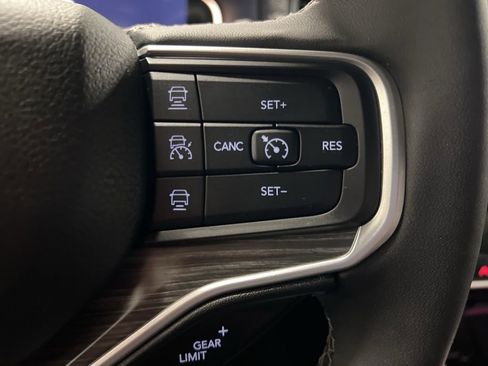 Used 2024 Jeep Wagoneer Series II w/ Premium Group I image 14