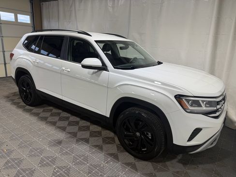 Used 2022 Volkswagen Atlas SE w/ Black Wheel Package image 10