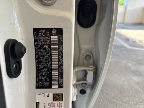 Used 2023 Toyota Corolla SE w/ SE Premium Package FWD image 15