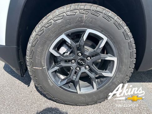 New 2026 Chevrolet Equinox ACTIV w/ Convenience Package III FWD image 23