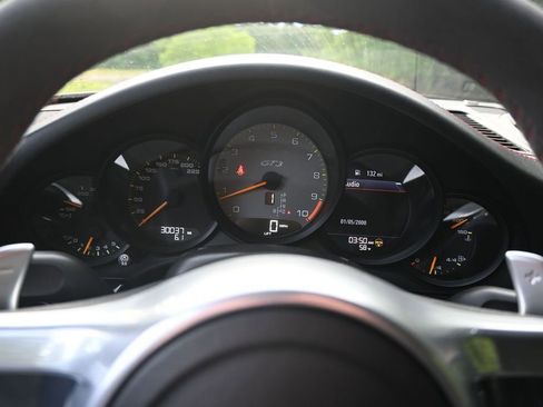 Used 2015 Porsche 911 GT3 RWD image 32