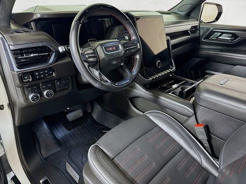Certified 2025 GMC Yukon AT4 Ultimate AWD/4WD image 7
