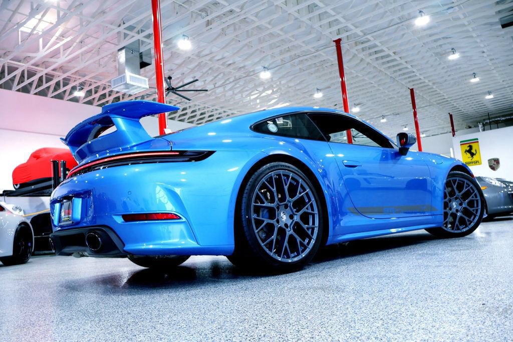 Used 2026 Porsche 911 Carrera T RWD image 17