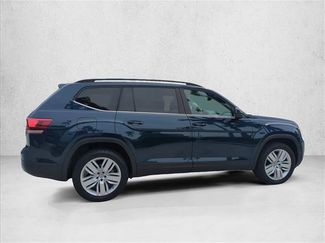 Used 2020 Volkswagen Atlas SE w/ Panoramic Sunroof Package FWD video 4