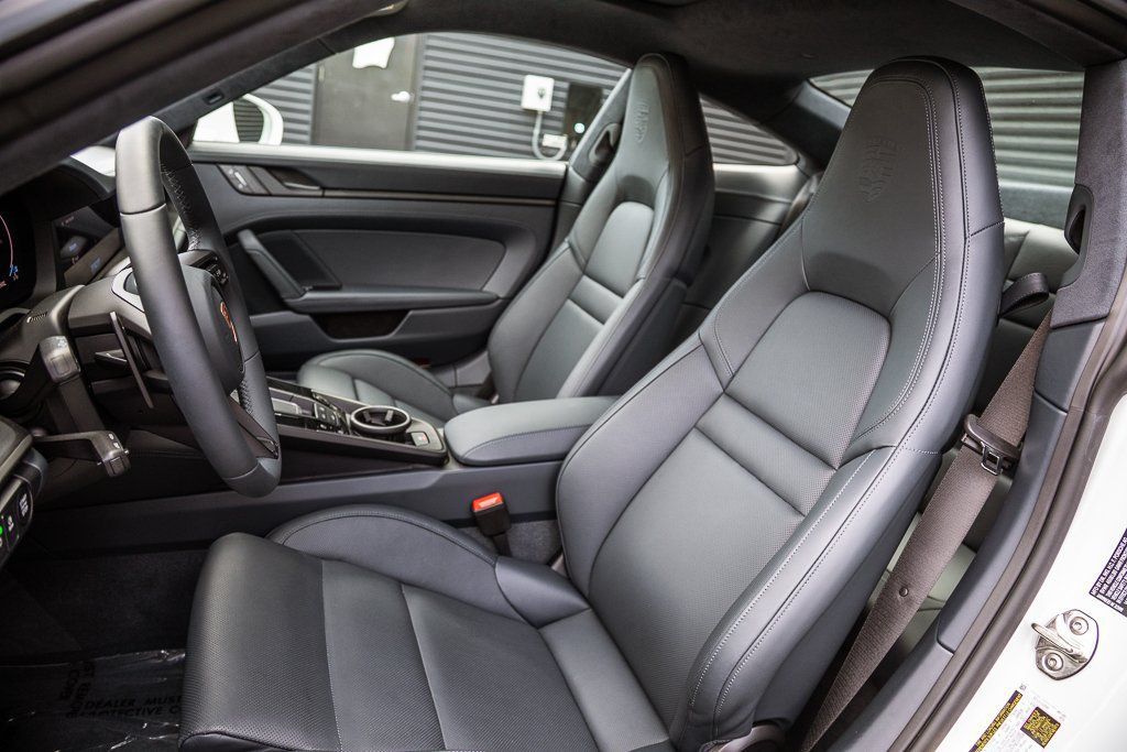 Certified 2025 Porsche 911 Carrera GTS RWD image 5
