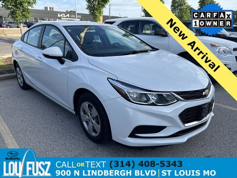 Used 2017 Chevrolet Cruze LS FWD image 1