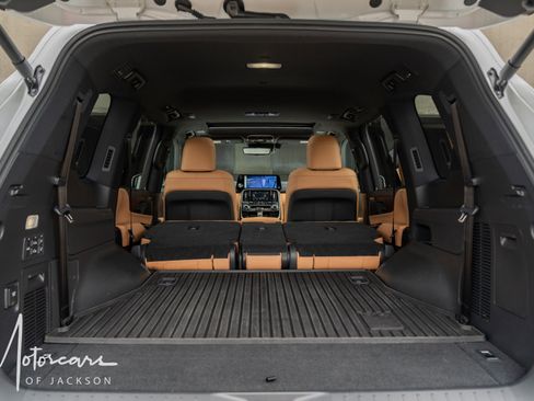 Used 2026 Lexus LX 600 4WD w/ Accessory Package (2T) image 12