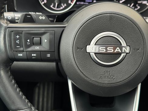 Used 2024 Nissan Pathfinder SV FWD image 19
