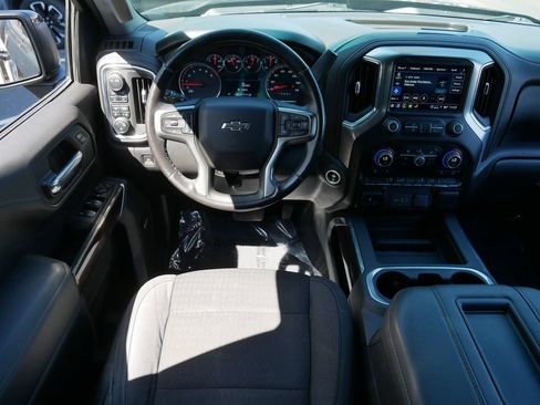 Used 2022 Chevrolet Silverado 1500 LT Trail Boss w/ Convenience Package II AWD/4WD image 16