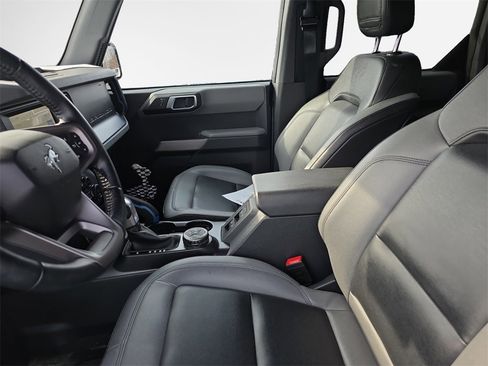 Used 2023 Ford Bronco Black Diamond image 12