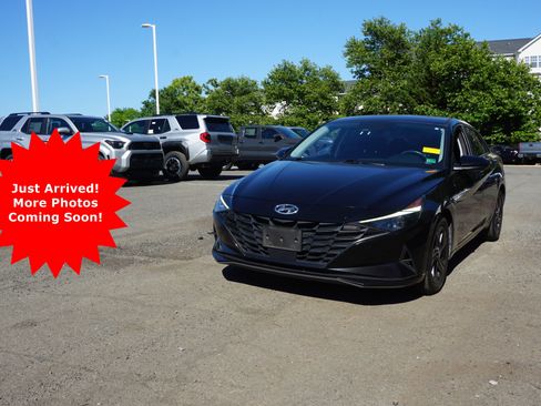 Used 2022 Hyundai Elantra SEL w/ Convenience Package FWD image 1