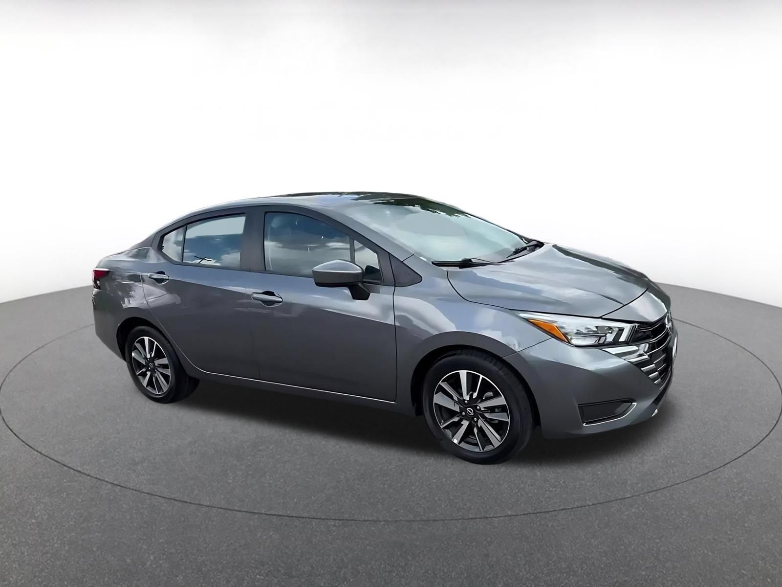 Used 2025 Nissan Versa SV FWD image 2