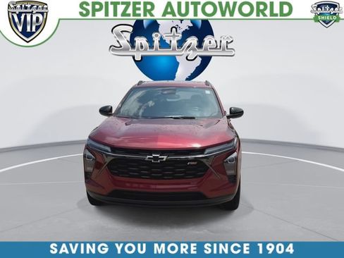 Used 2024 Chevrolet Trax RS w/ Sunroof Package FWD image 4