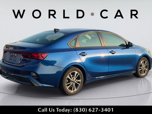 Used 2023 Kia Forte LXS FWD image 5