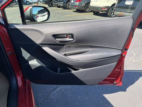 Used 2019 Toyota Corolla SE FWD image 18