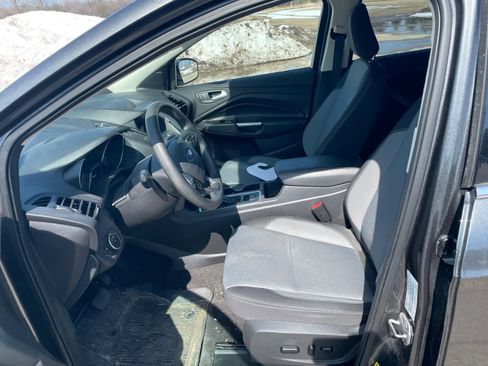 Used 2019 Ford Escape SE image 9