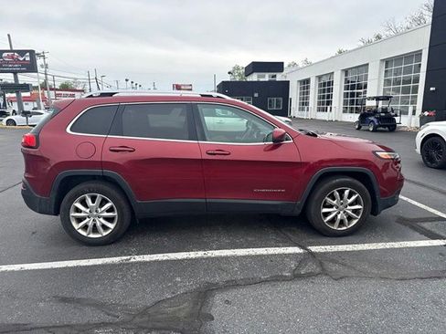 Used 2017 Jeep Cherokee Limited AWD/4WD image 5