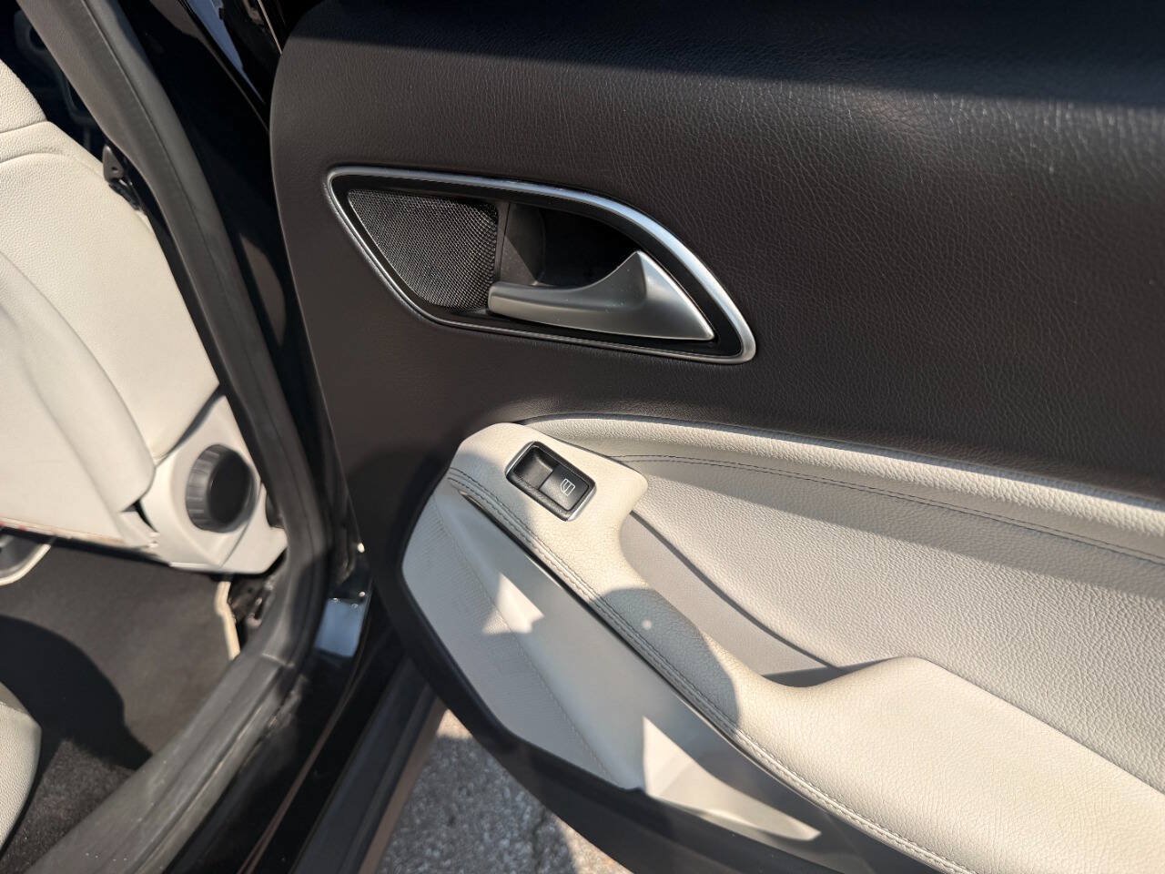 Used 2016 Mercedes-Benz GLA 250 image 27
