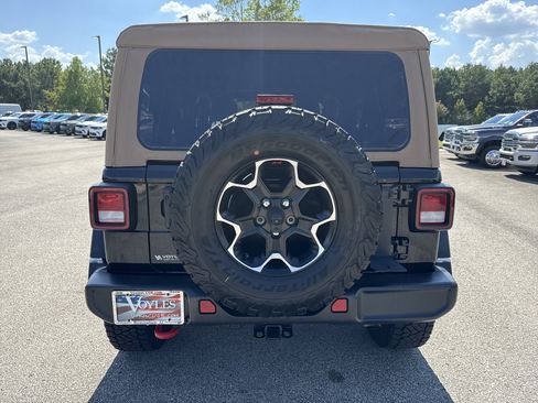 Used 2023 Jeep Wrangler Unlimited Rubicon AWD/4WD image 6