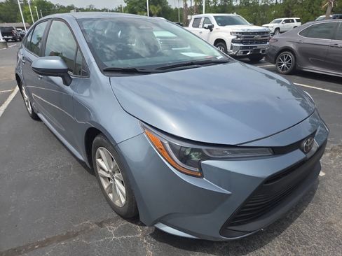 Used 2023 Toyota Corolla LE w/ LE Convenience Package FWD image 8