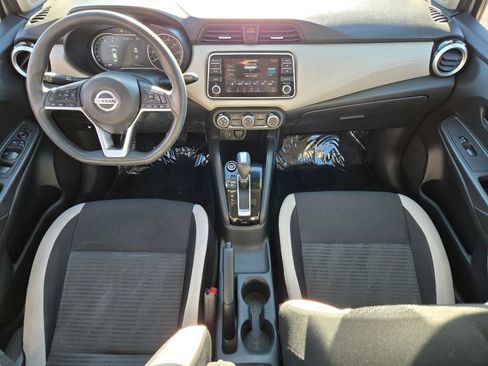 Used 2020 Nissan Versa SV FWD image 15